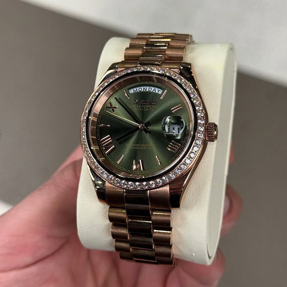 ELVANE® Royalé Roman Numeral Dial