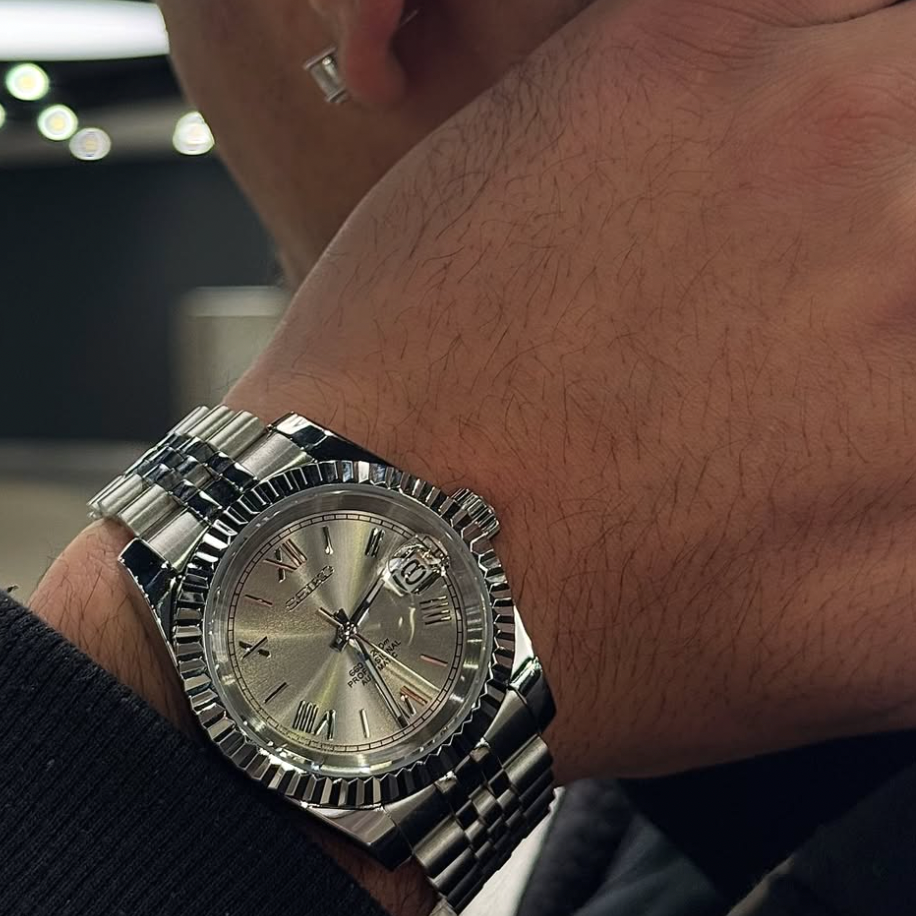 ELVANE® Chrome Roman Numeral Dial