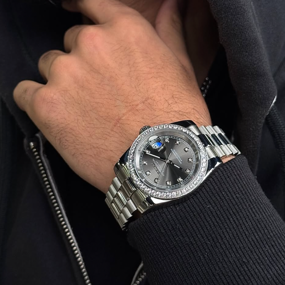 ELVANE® Moonstone Diamond Dial