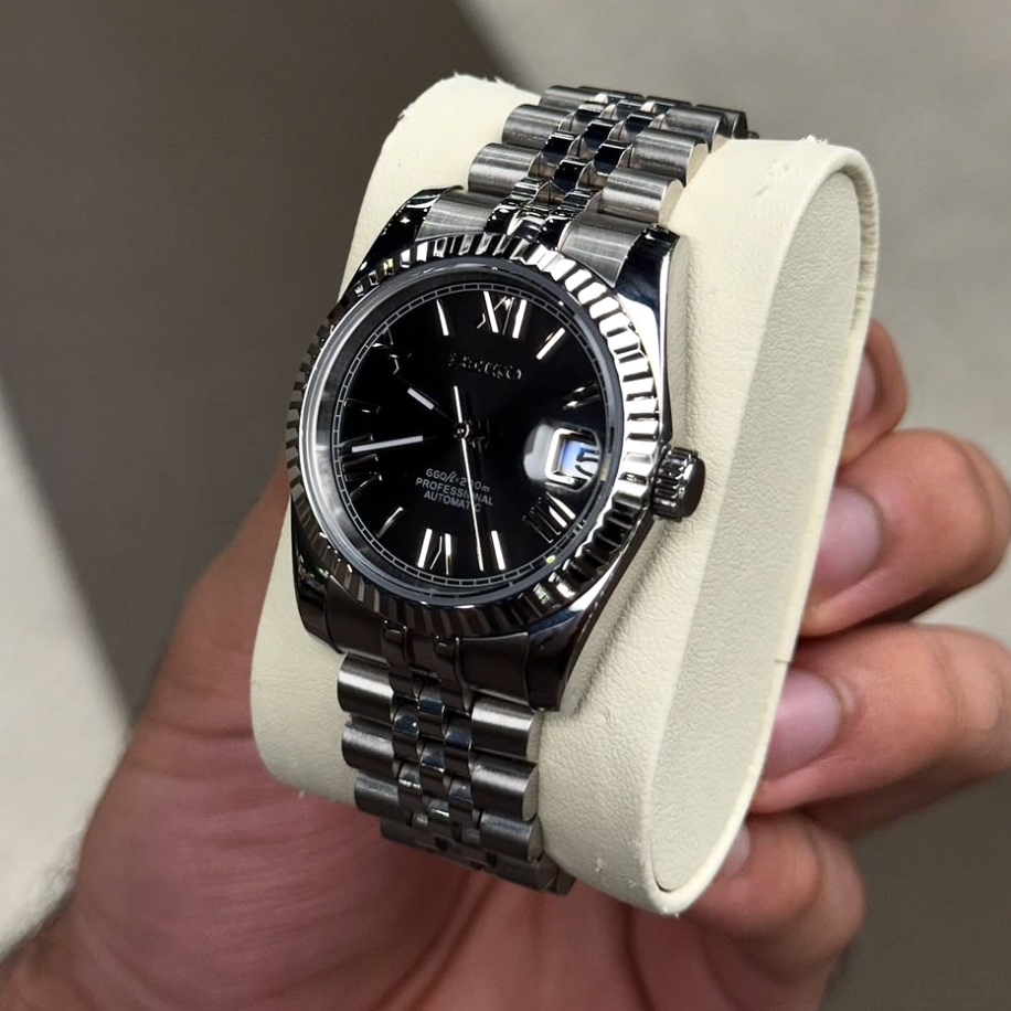 ELVANE® Black Roman Numeral Dial