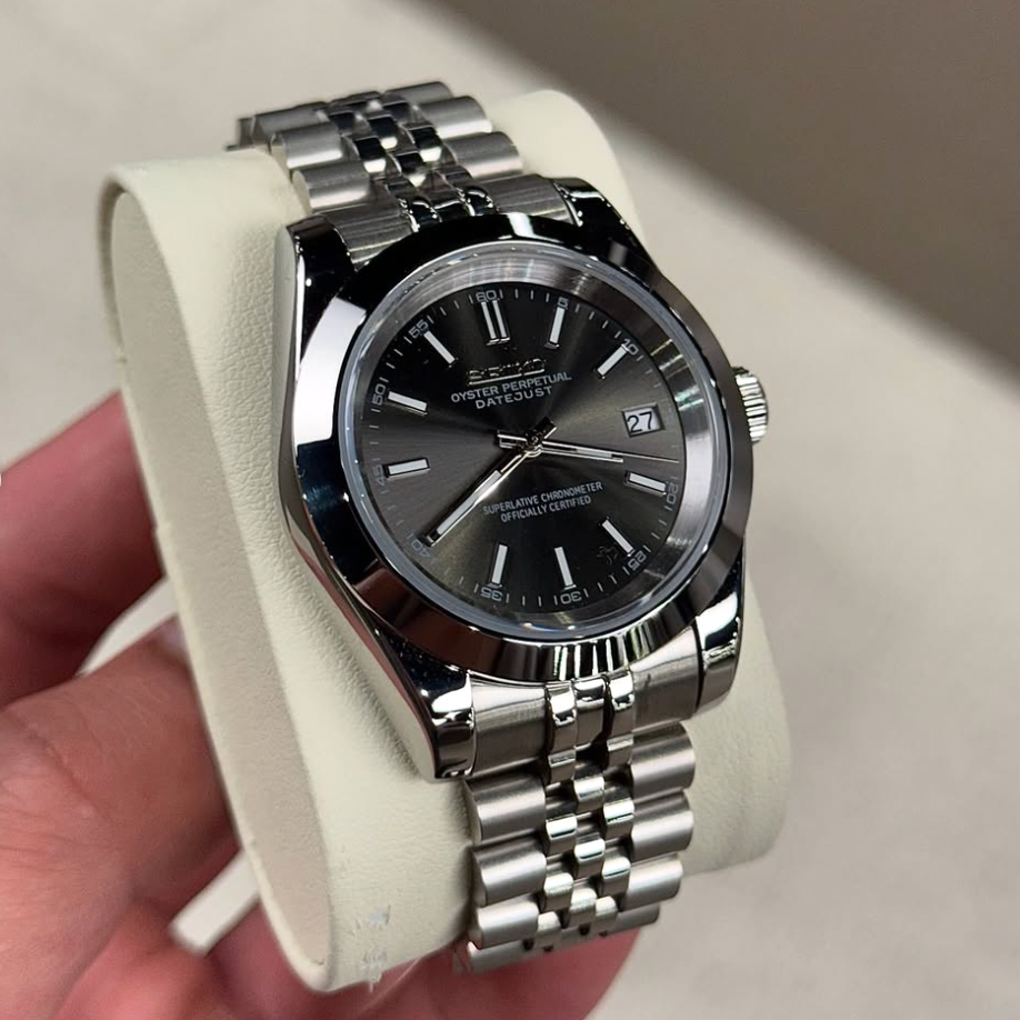 ELVANE® Satin Smoke Dial