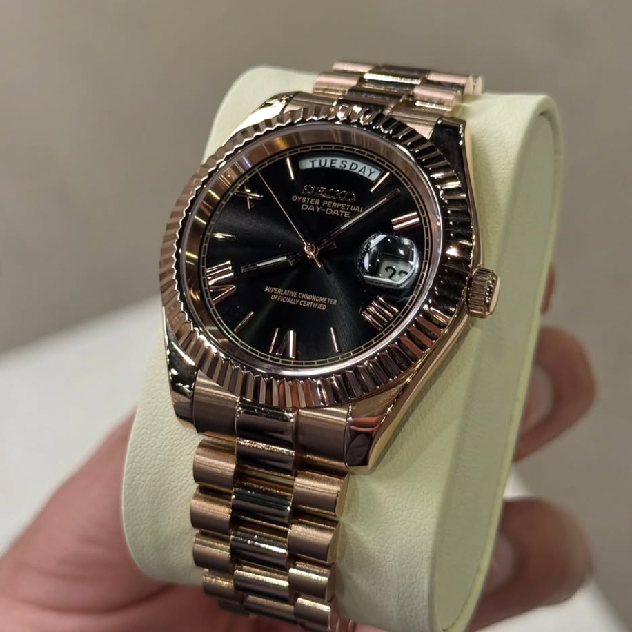 ELVANE® Golden Roman Numeral Dial