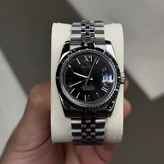 ELVANE® Black Roman Numeral Dial